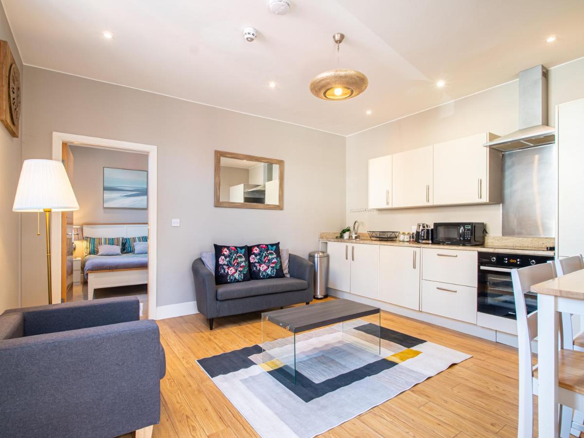 Kelham Apartments: Serviced With Free Parking Apartment *