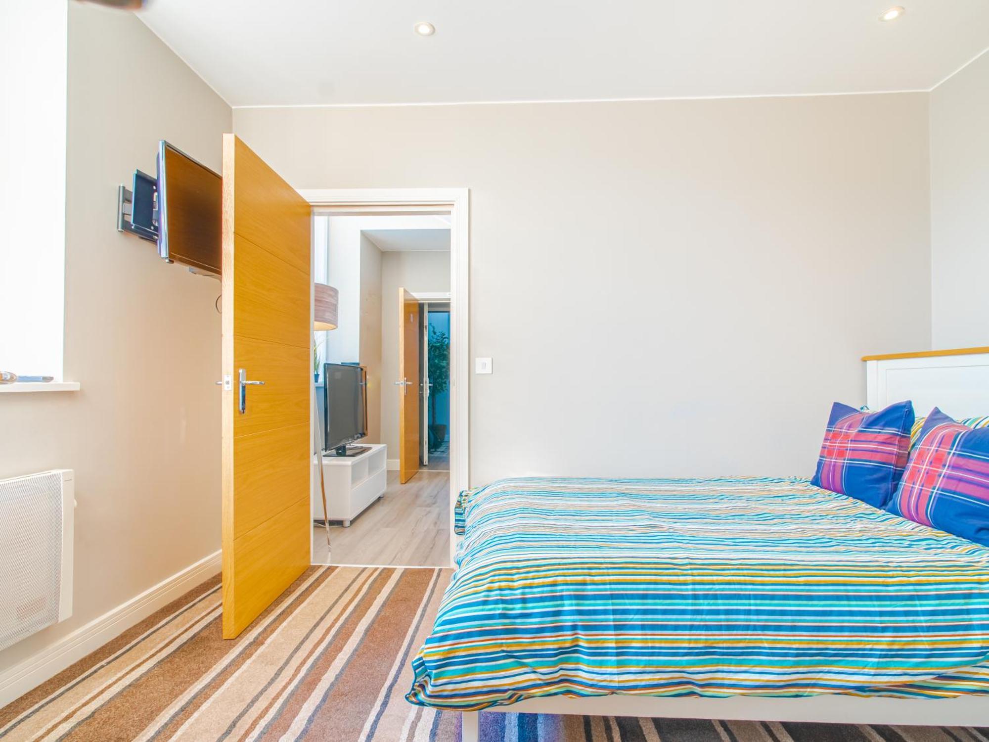 Apartment Kelham Apartments: Serviced With Free Parking *